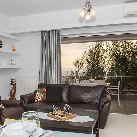 Nina'S Villa, Cosy Seaview Retreat ヴェルガ・カラマタ エクステリア 写真