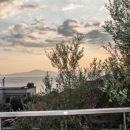 Nina'S Villa, Cosy Seaview Retreat ヴェルガ・カラマタ エクステリア 写真