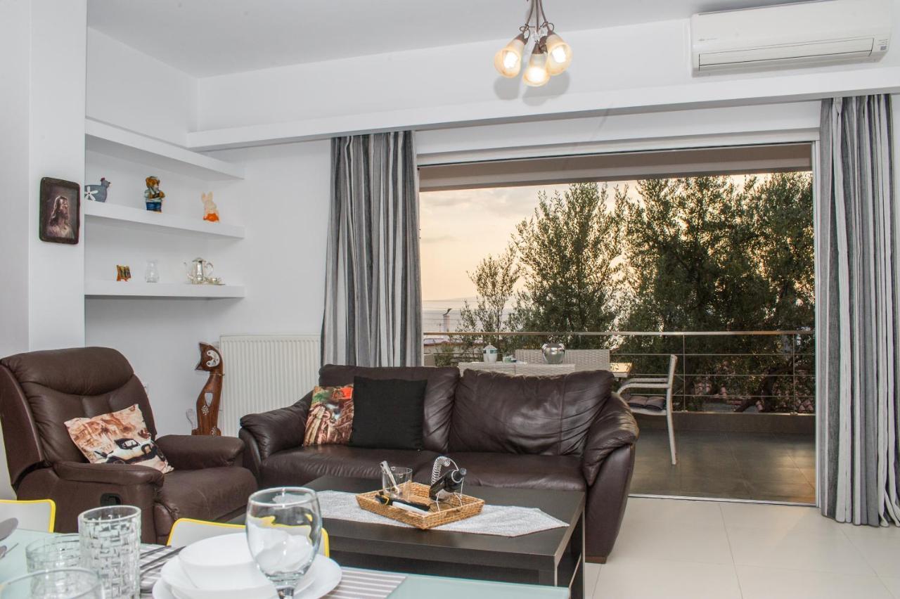 Nina'S Villa, Cosy Seaview Retreat ヴェルガ・カラマタ エクステリア 写真