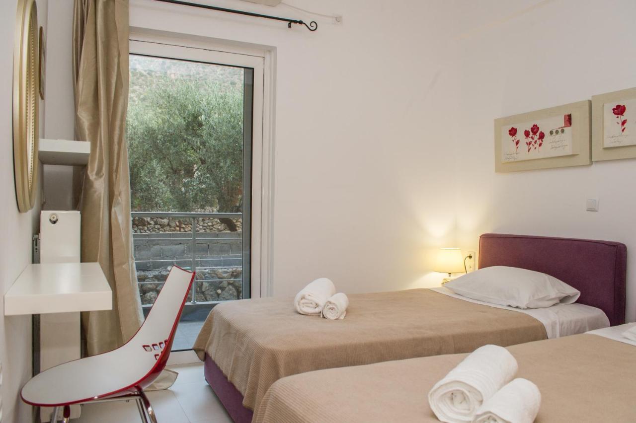 Nina'S Villa, Cosy Seaview Retreat ヴェルガ・カラマタ エクステリア 写真